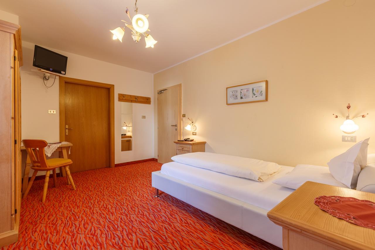 Hotel Amaten Бруніко Екстер'єр фото