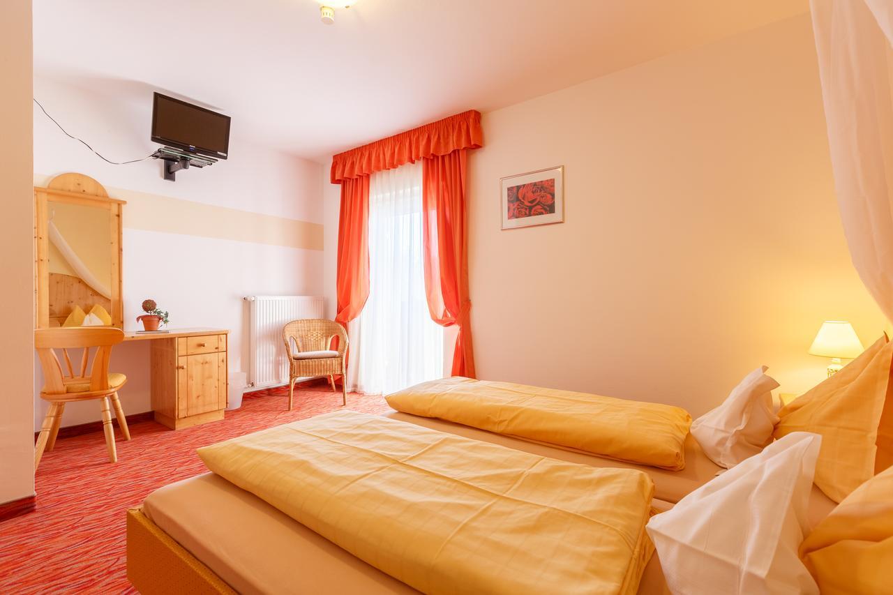 Hotel Amaten Бруніко Екстер'єр фото